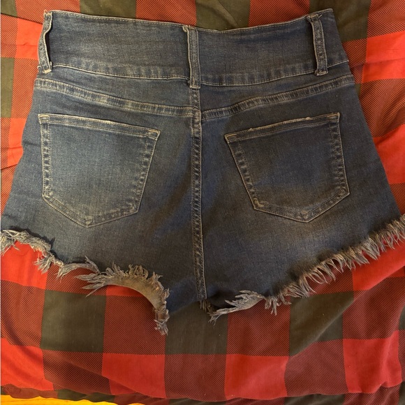 High waisted Jean short - Picture 2 of 2